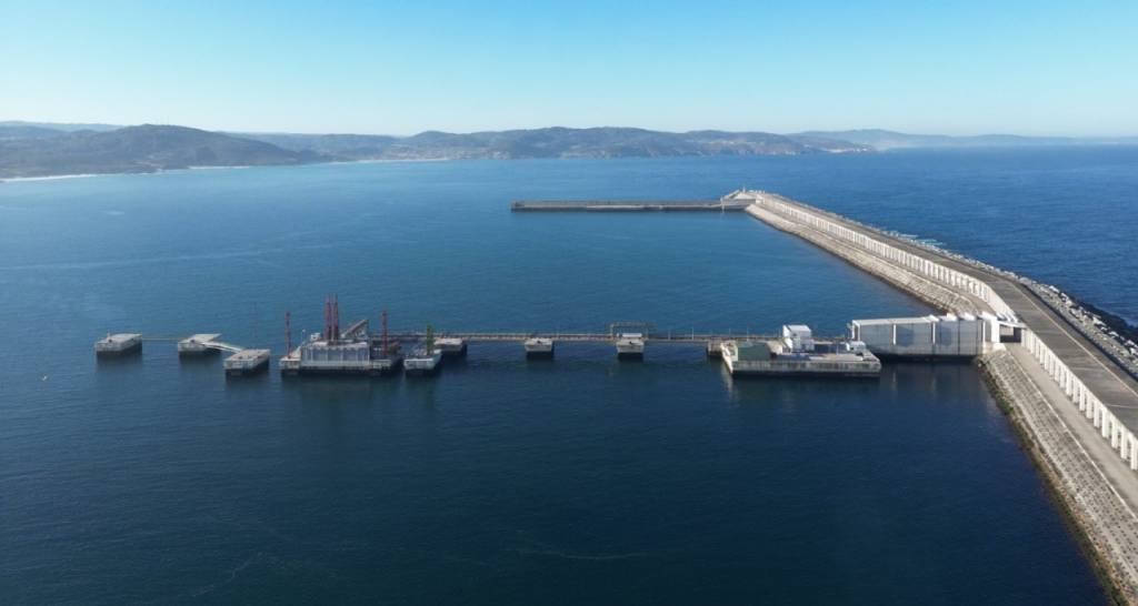 Vista aérea del puerto exterior del Complejo Industrial de A Coruña